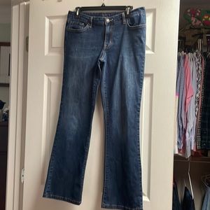 Jessica Simpson rockin curvy bootcut jeans